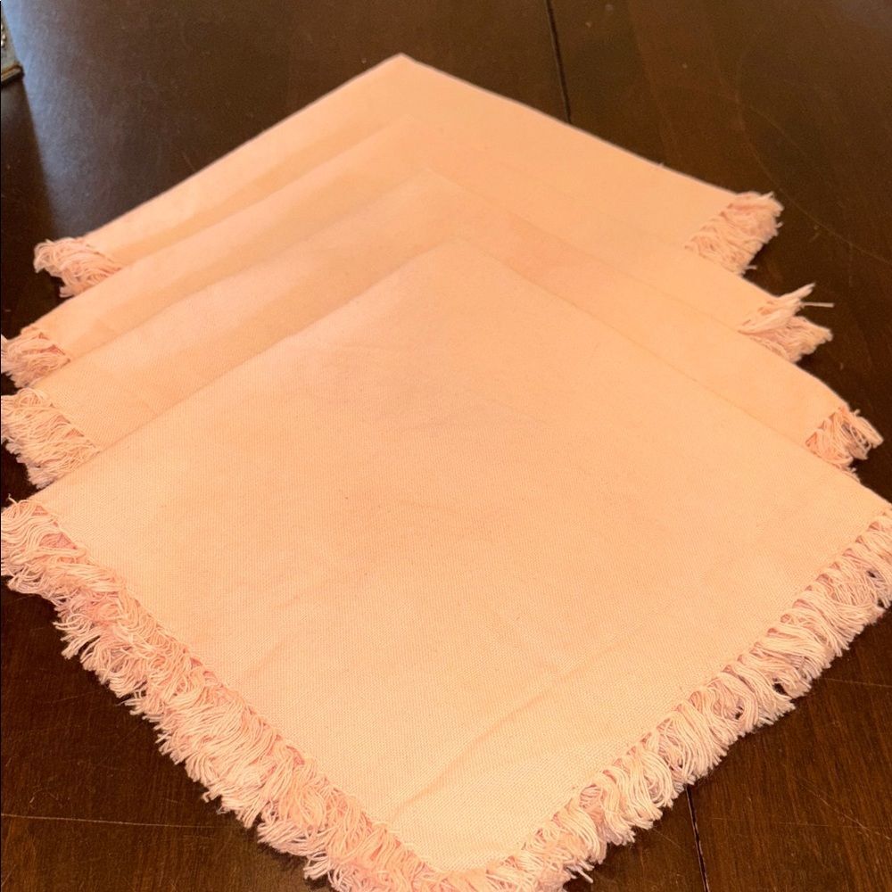 Set of 4 Peach Fringe Napkins